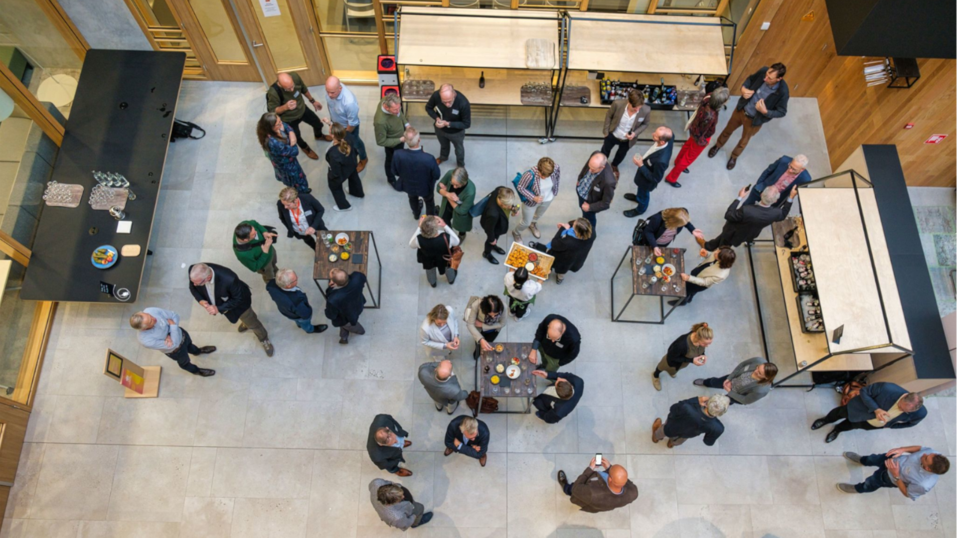 The picture depicts a view from above of the crowd.